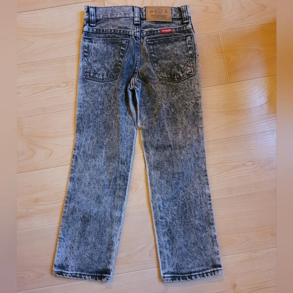 Vintage 1990's Wrangler black light wash denim straight leg jeans
